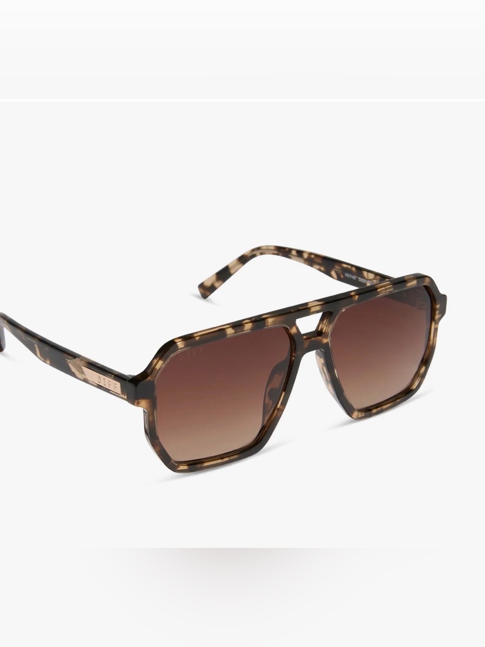 Diff Eyewear Tortoise Shell Sunglasses with Brown Gradient Lenses